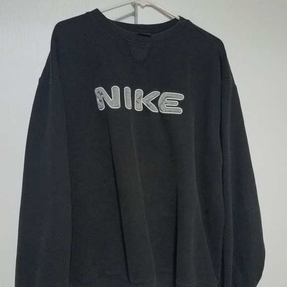 black vintage nike crewneck